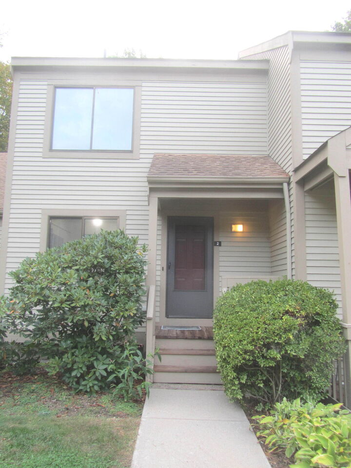 Property Photo: 2 Waterford Place 2 CT 06001