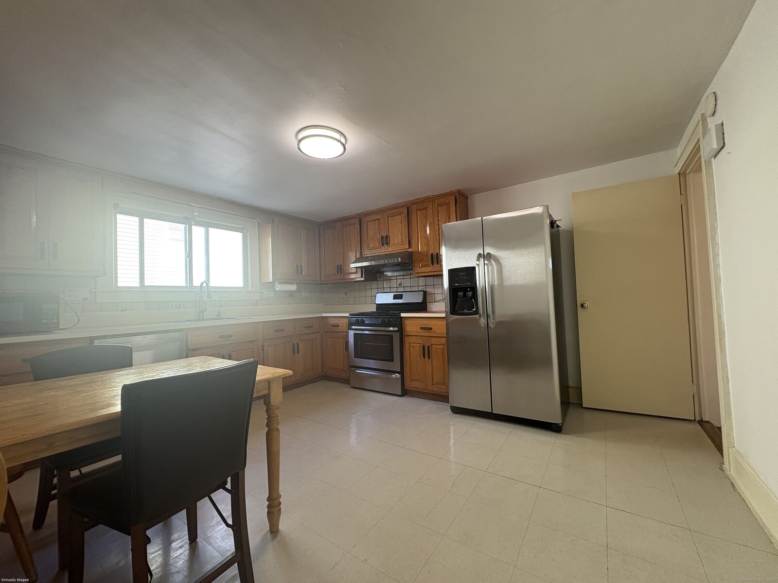 Property Photo:  
