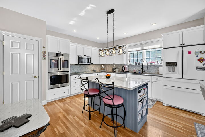 Property Photo: 1 Larkspur Lane 1 CT 06001