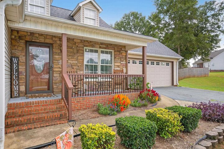 Property Photo: 350 McMillin Boulevard SC 29316