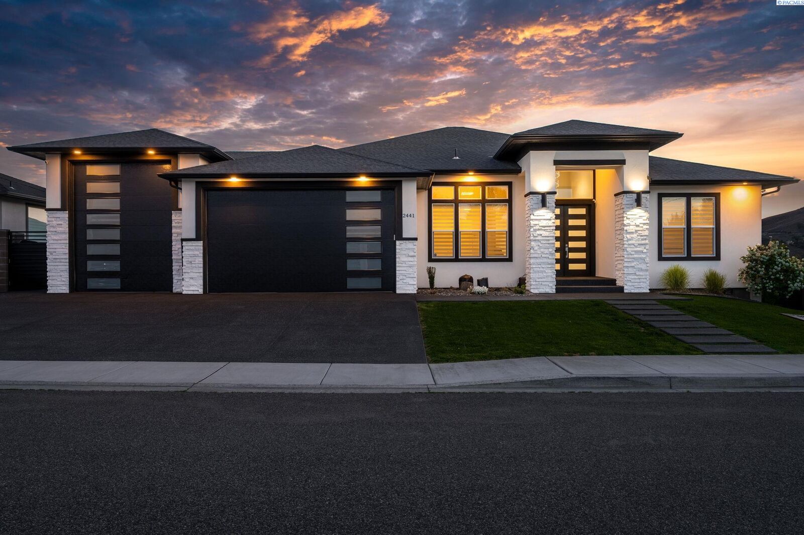 Property Photo: 2441 Tiger Ln WA 99352