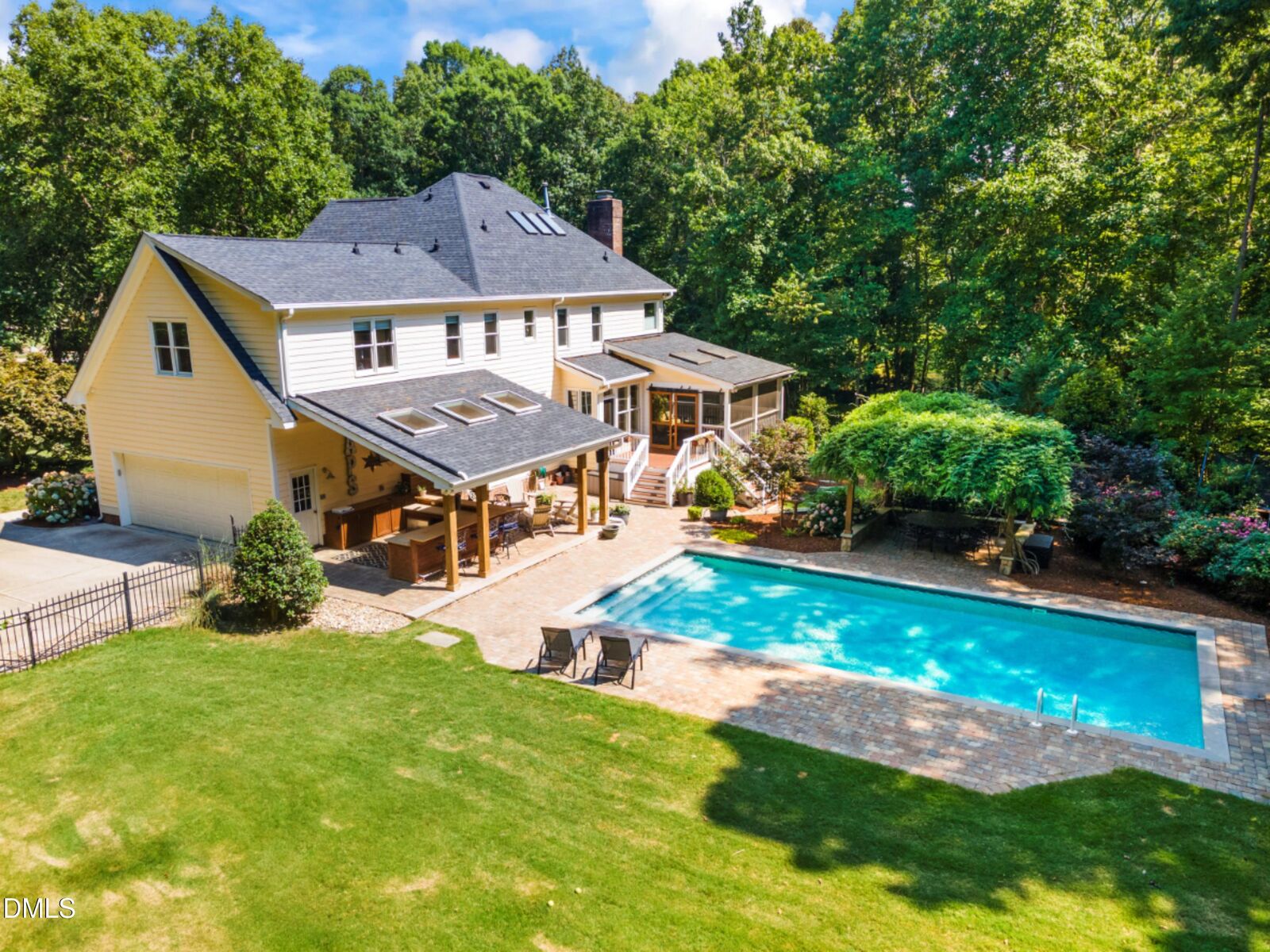 Property Photo: 9021 Armitage Court NC 27615