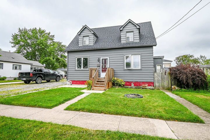 Property Photo: 109 Santone Avenue ON L3C 2J5