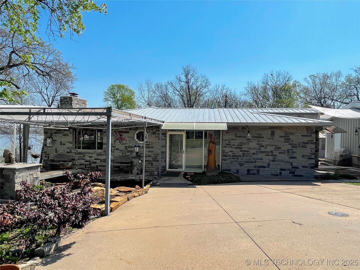 Property Photo: 72036 S 324 Road OK 74467