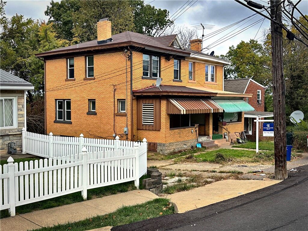 Property Photo: 650 Tarragonna St PA 15210