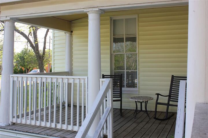 Property Photo: 401 Shaw Street TX 76574