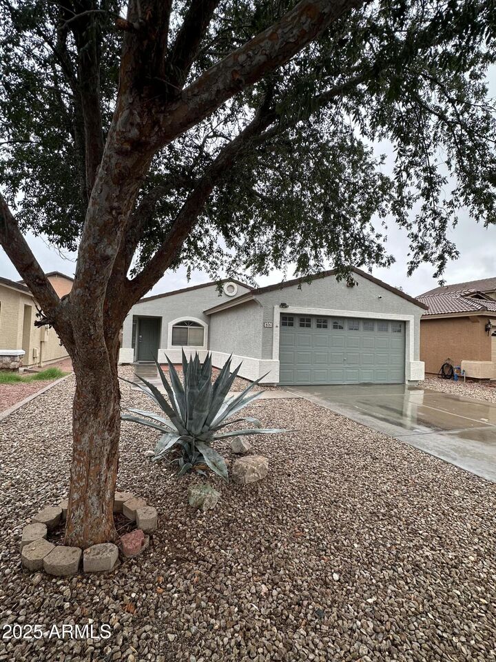 Property Photo:  826 E Rossi Court  AZ 85140 