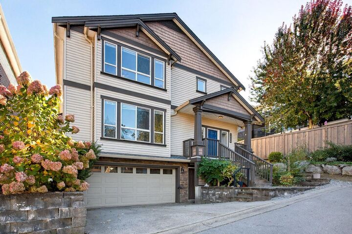 Property Photo: 11497 236 Street 1118 BC V2W 2E8