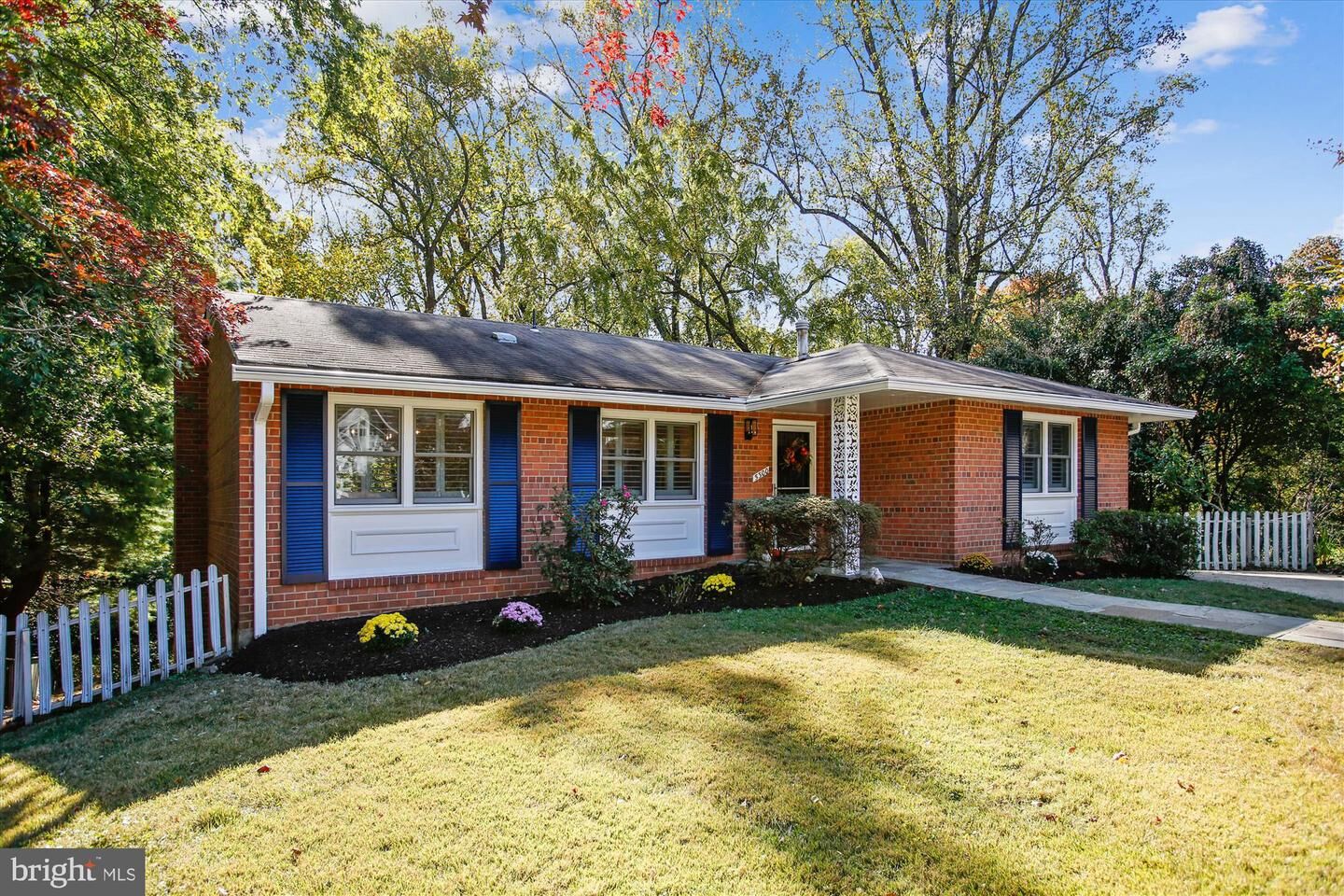 Property Photo: 5300 1st Place N VA 22203