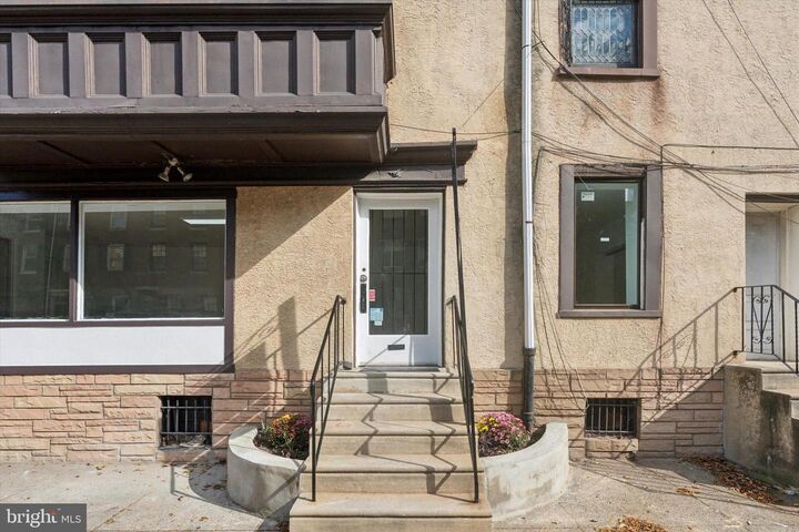 Property Photo: 1538 Pine Street 1R PA 19102