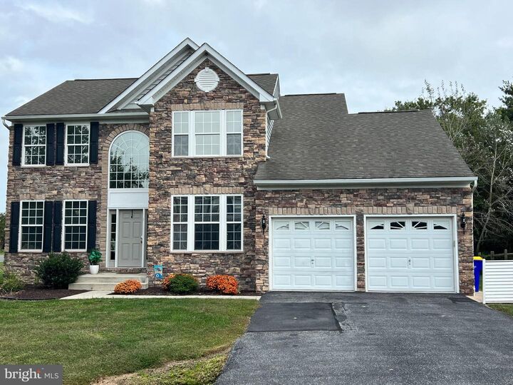 Property Photo:  1 Sumter Court  DE 19970