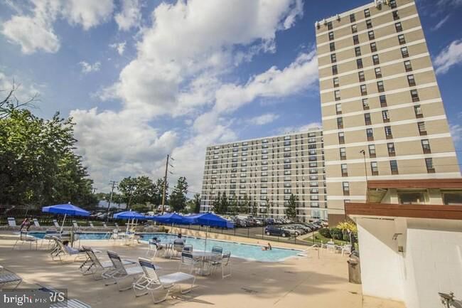 Property Photo: 4600 Duke Street 921 VA 22304