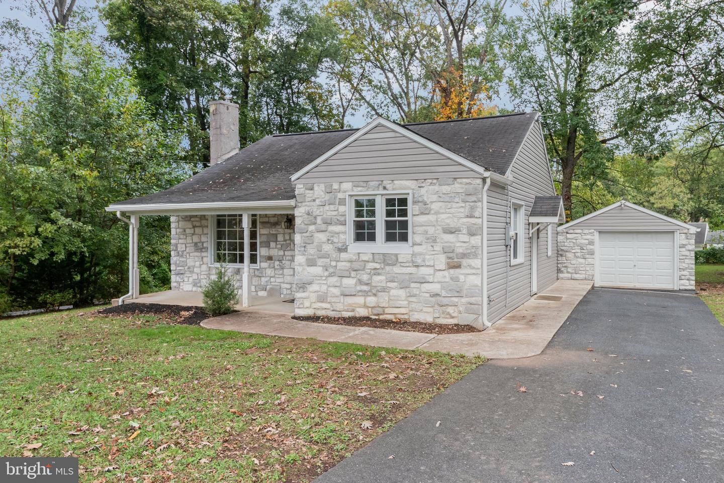 Property Photo: 830 Oberlin Road PA 17057