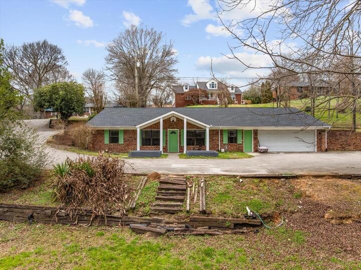 Property Photo: 2502 Hillview Drive GA 30721