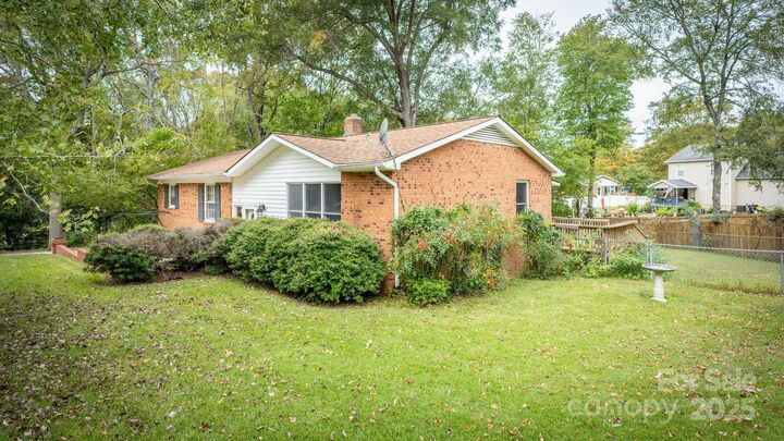 Property Photo: 118 Old Meadowbrook Road NC 28115