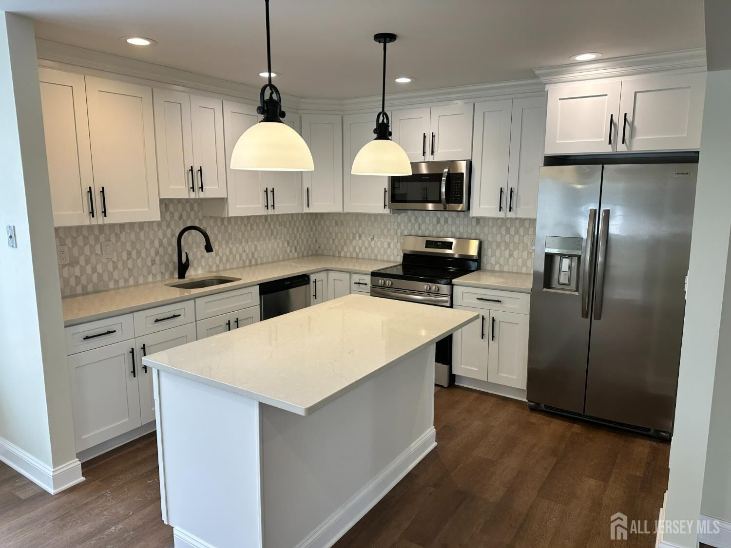 Property Photo:  14 Dorchester Drive  NJ 08831 