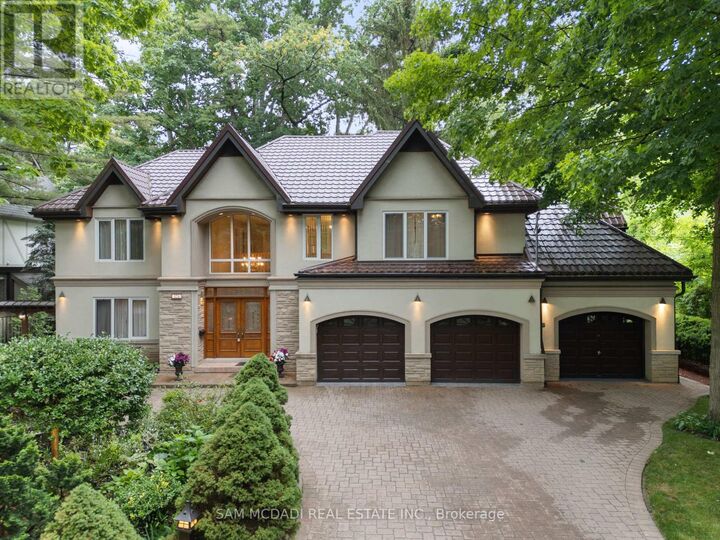 Property Photo:  978 Tennyson Avenue  ON L5H 2Z1 