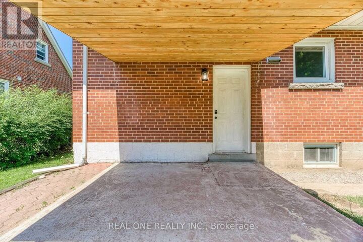 Property Photo: 2048 Edinburgh Drive Lower ON L7R 2C9