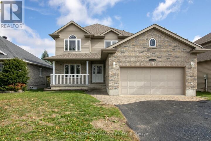 Property Photo: 1009 Crestwood Drive ON K6V 7N1