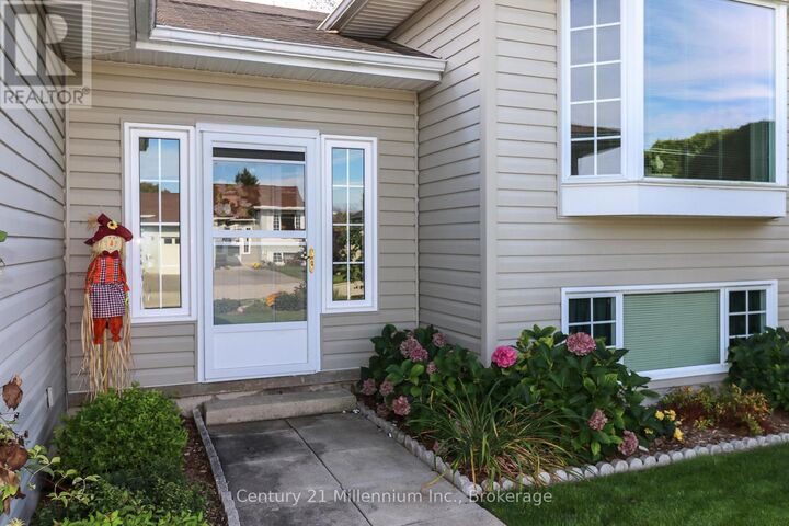 Photo de la propriété: 33 Birchwood Court ON N4L 1T9