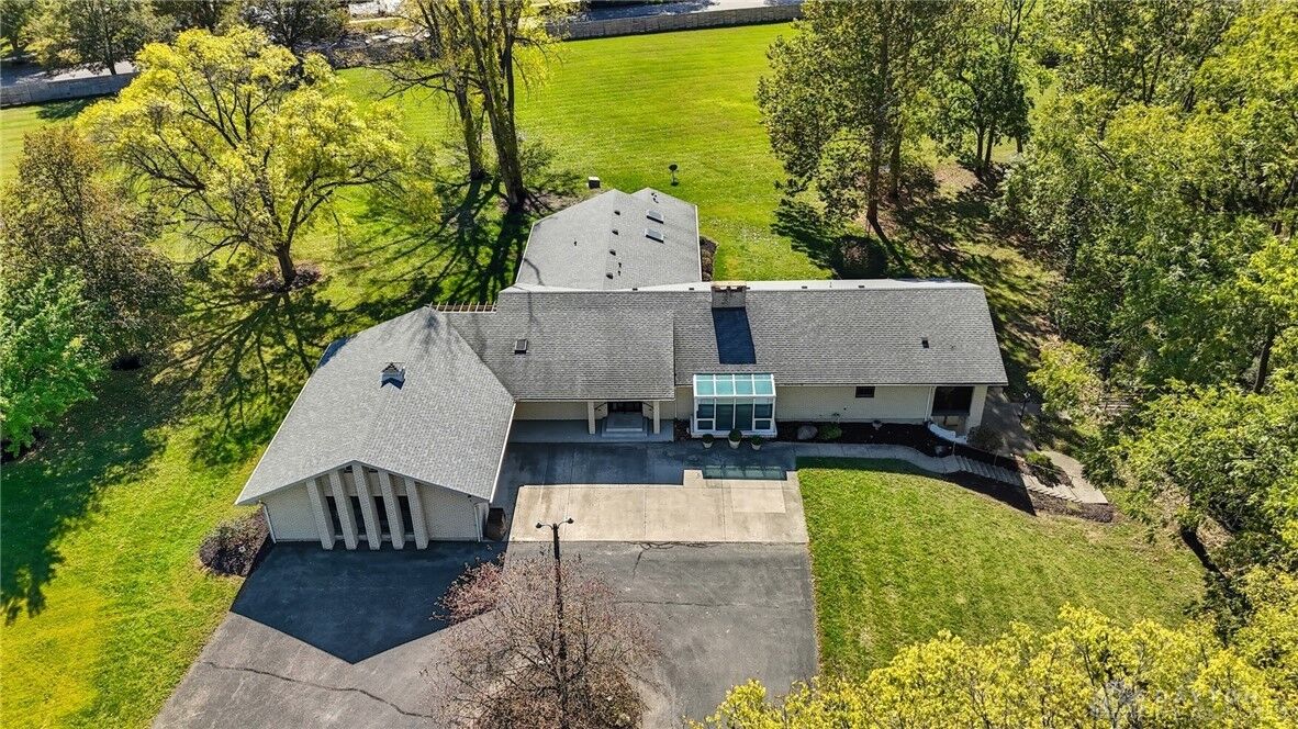 Property Photo: 573 Arlington Road OH 45309