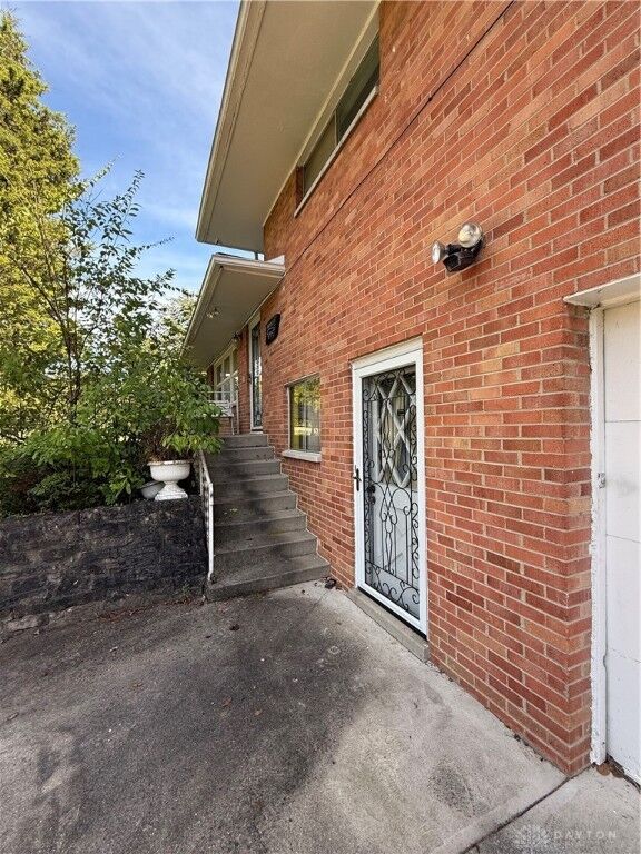 Property Photo: 6940 Ellen Drive OH 45417