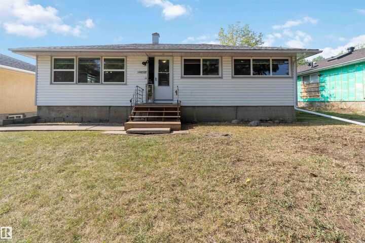 Photo de la propriété: 12268 131 Street NW AB T5L 1M9