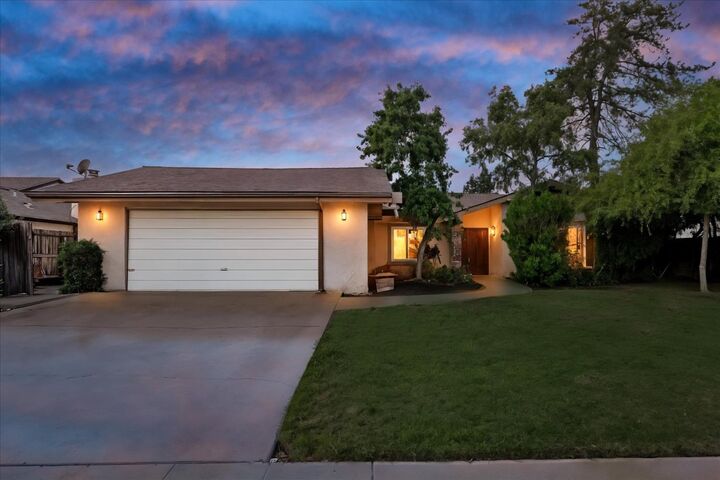 165 Lyon Avenue  Sanger CA 93657 photo