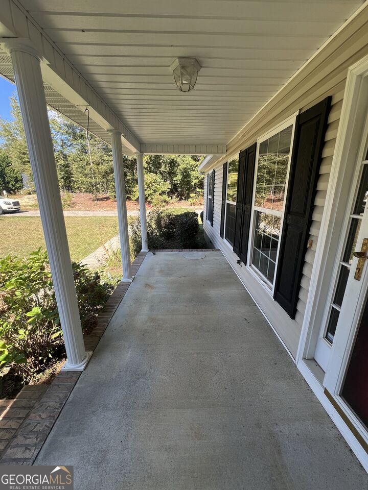 Property Photo: 338 Devonshire Drive GA 30824