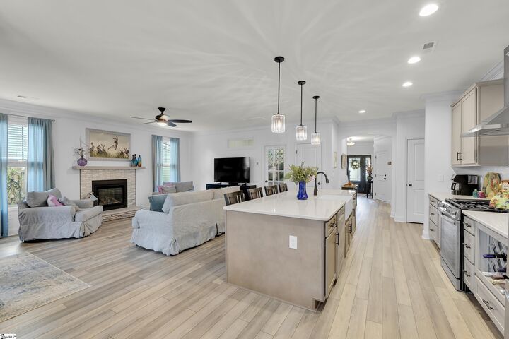 Property Photo: 511 Wynstone Place SC 29607