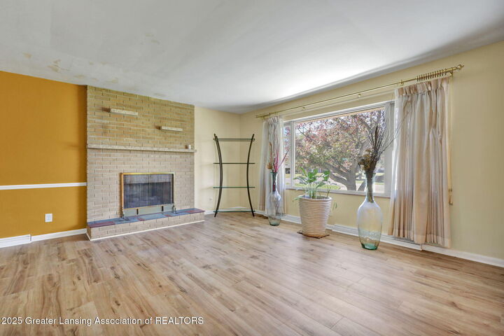 Property Photo:  2206 Kuerbitz Drive  MI 48906 