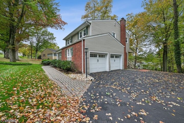 Property Photo: 106 Stoneridge Rd NJ 07974