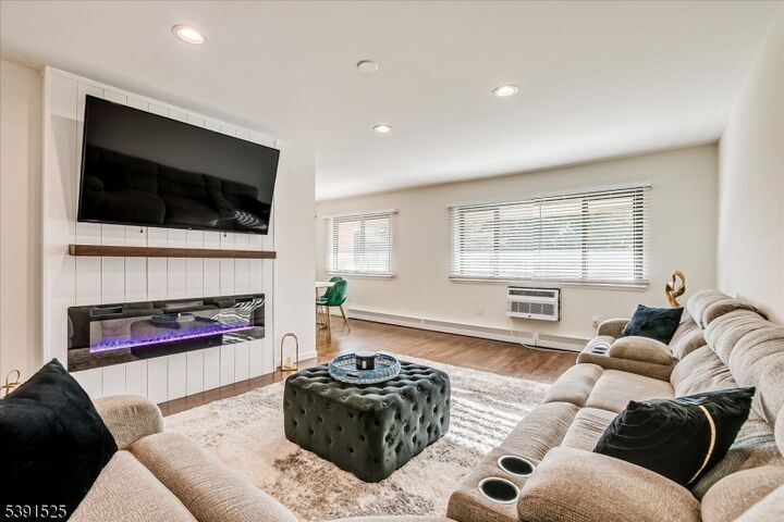 401 US Highway Rt 22 U 26H  North Plainfield Boro NJ 07060 photo