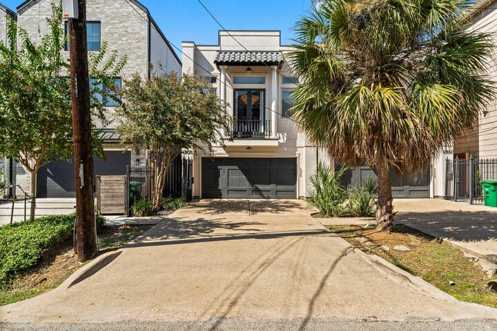 Property Photo: 1305 Birdsall Street TX 77007