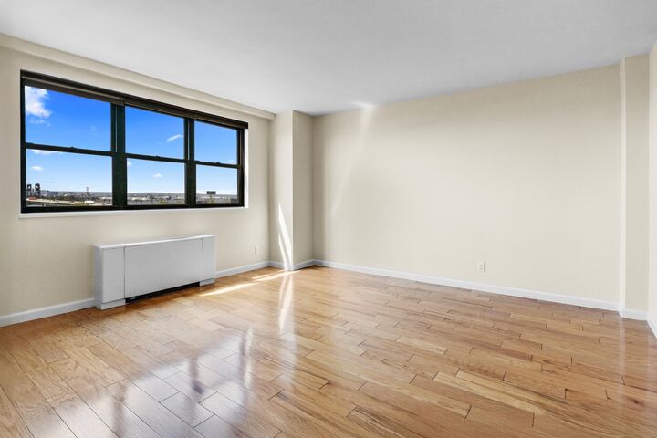 Property Photo:  1225 Kennedy Blvd 7C  NJ 07002 