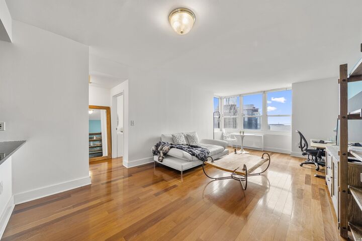 Property Photo: 88 Morgan St 4107 NJ 07302-6206