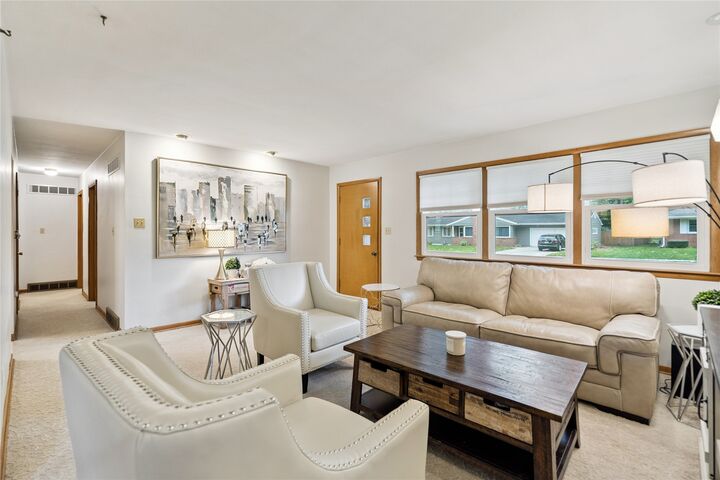 Property Photo:  1102 NW 2nd Street  IA 50023