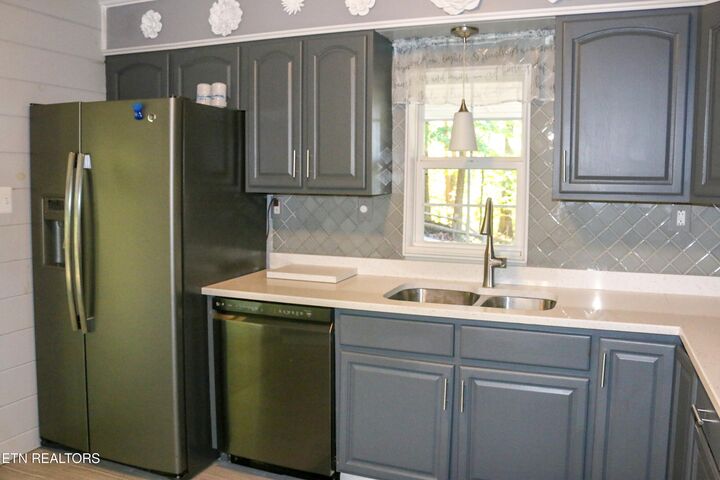 Property Photo: 7110 Sevierville Pike TN 37920