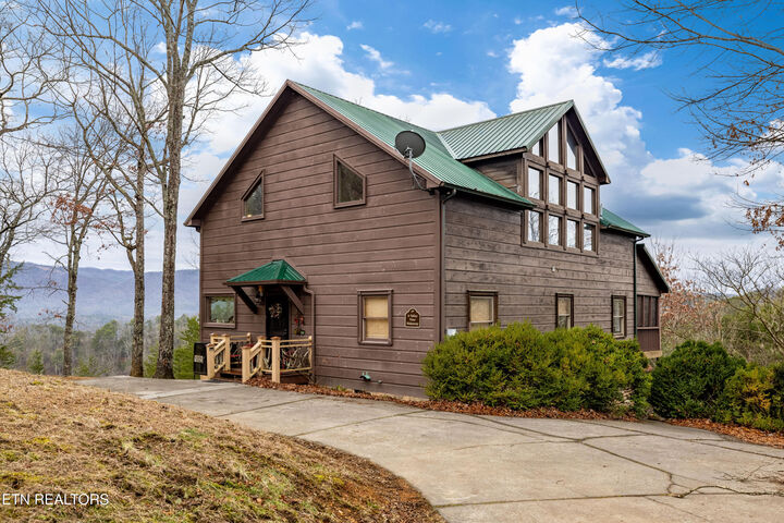 Property Photo:  504 Twin Oak Mountain Lane  TN 37882 
