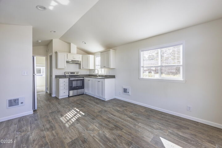 Property Photo: 4875 N Hwy 101 96 OR 97341