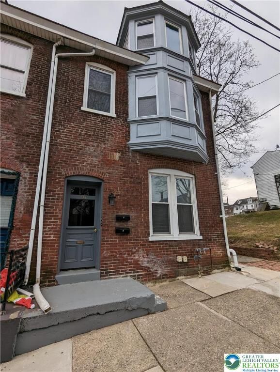 Property Photo:  136 8th Street 1st Floor  PA 18042 