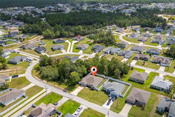 Property Photo: 236 Elm Court FL 34759