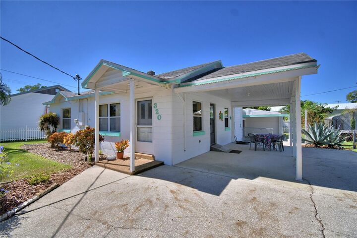 Property Photo: 320 Ariana Avenue FL 33823