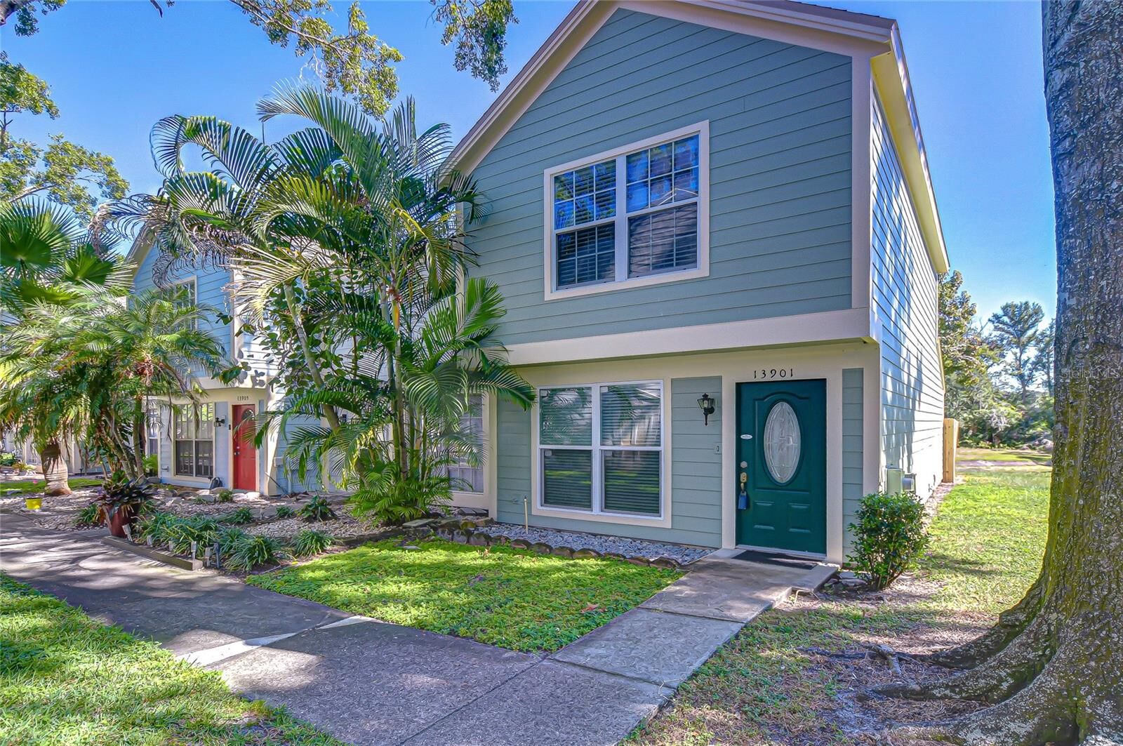 Property Photo:  13901 Fletchers Mill Drive  FL 33613 