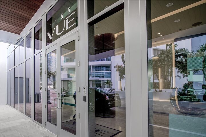 Property Photo: 1155 N Gulfstream Avenue 708 FL 34236
