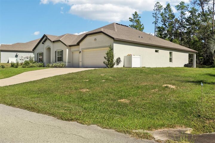 Property Photo: 3 Floribunda Court FL 34446