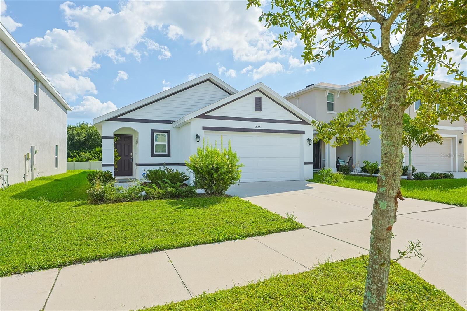 Property Photo:  12136 Lily Magnolia Lane  FL 33569 