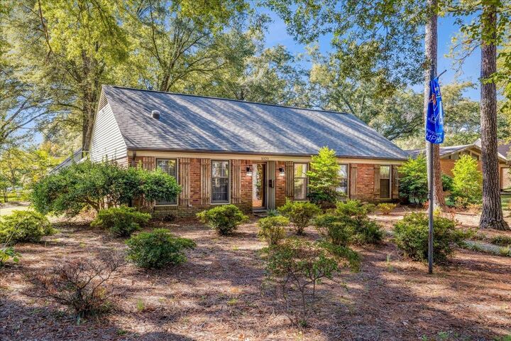 Property Photo: 5323 Dee Rd TN 38117