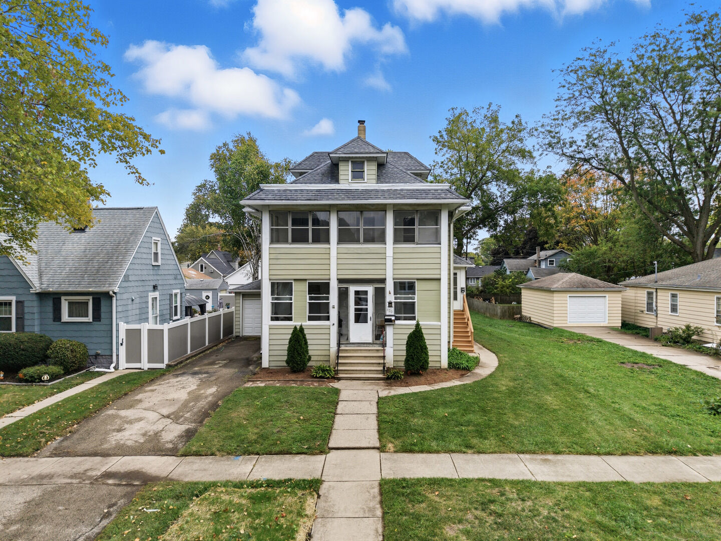 Property Photo: 420 S 6th Street IL 60115