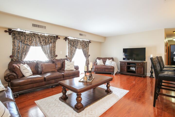 Property Photo:  1415 E Central Road 219C  IL 60005